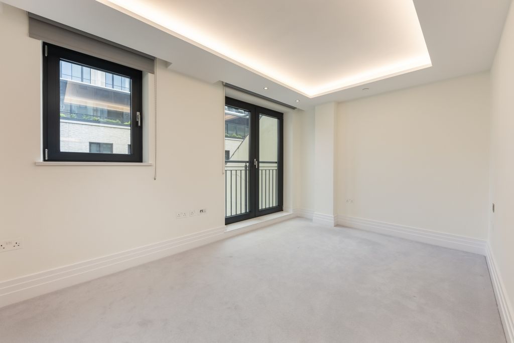 Property photo 1 of 11 Kensington Garden...