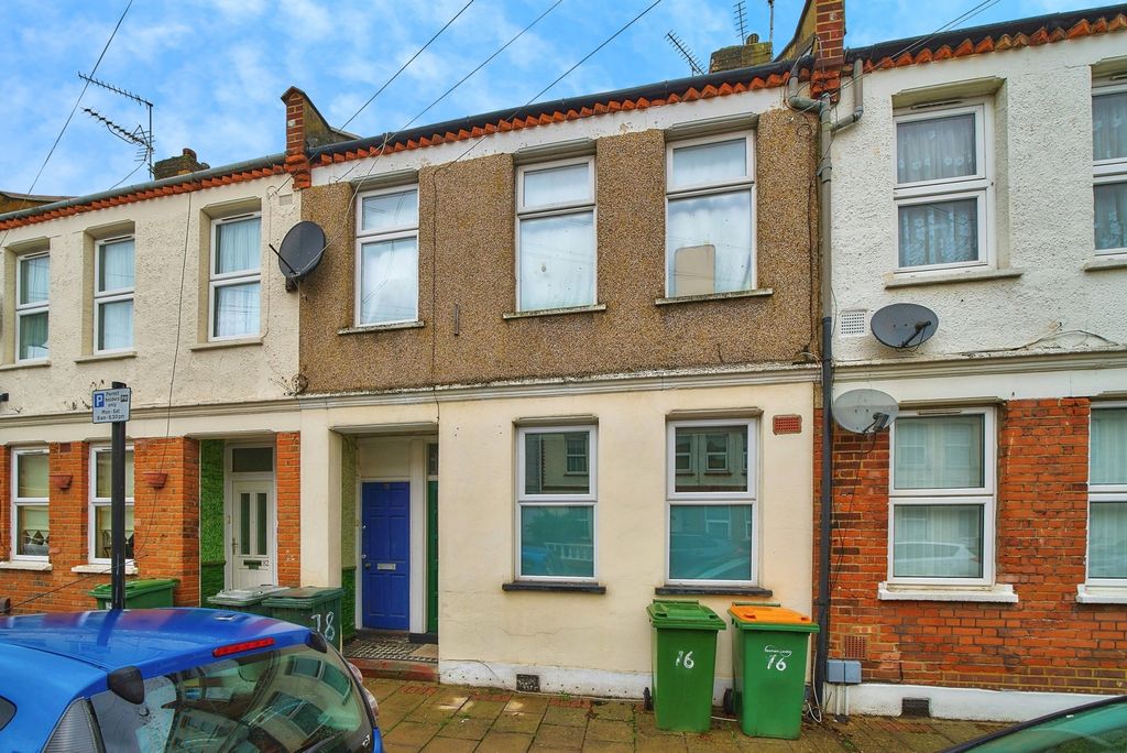 Property photo 2 of 17 Photo