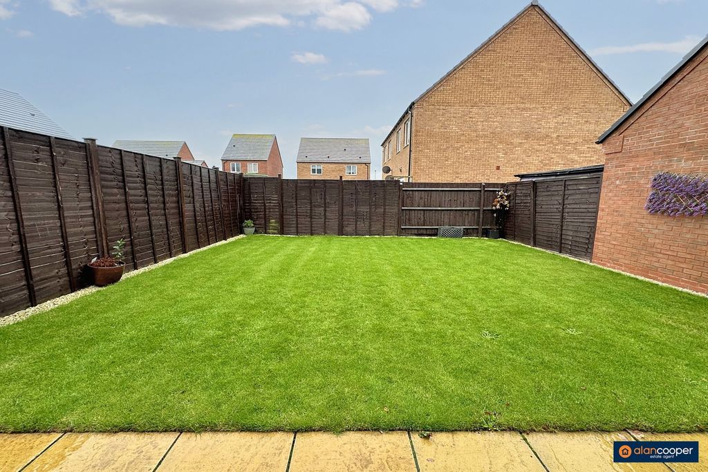 Property photo 2 of 16 3638104