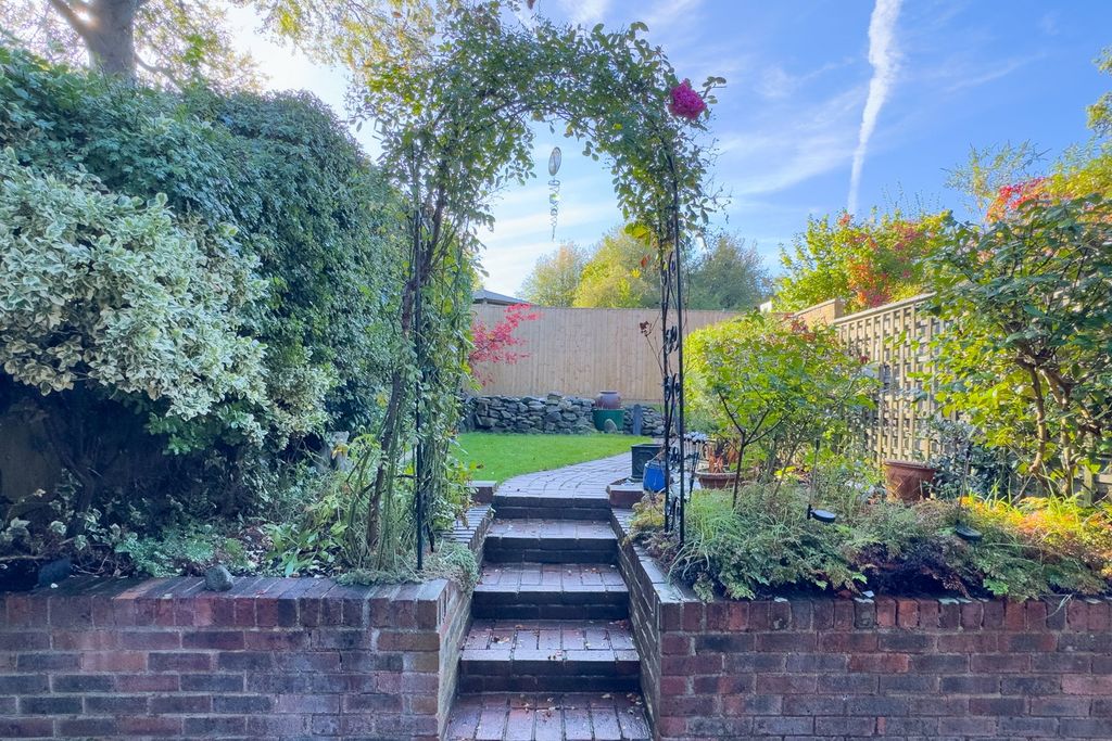 Property photo 2 of 18