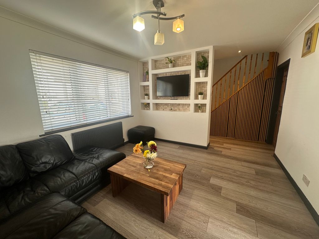 Property photo 2 of 13 Img_1283