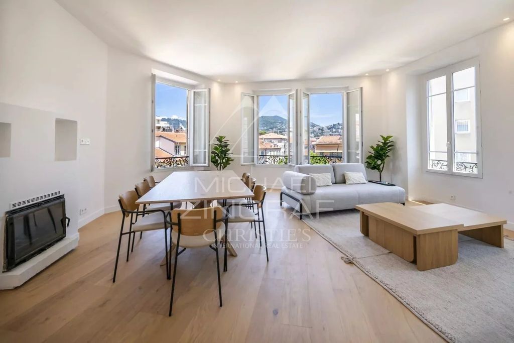 Property photo 1 of 9 Beautiful 137 Sqm Apartment – Port Area