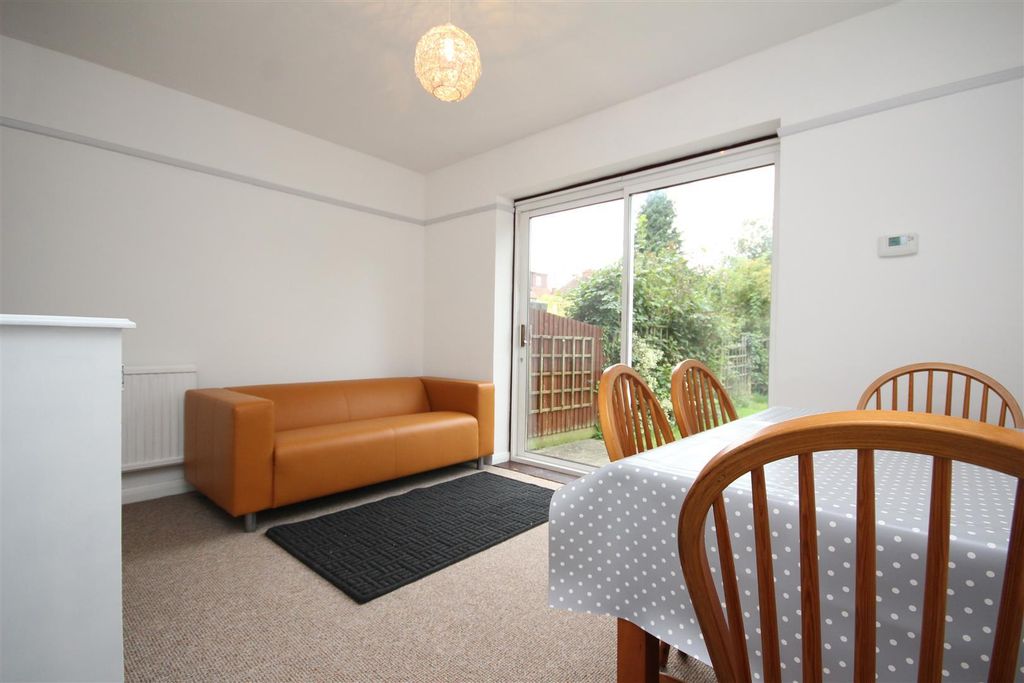 Property photo 2 of 7 Lounge.Jpg