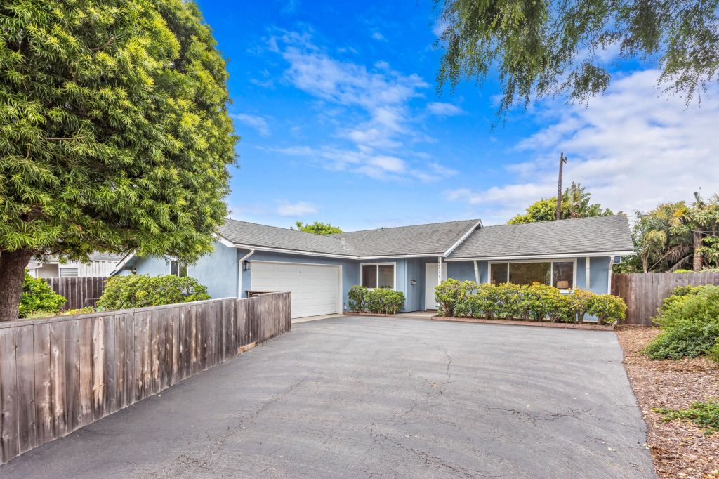 Property photo 2 of 10 <Alttext/>