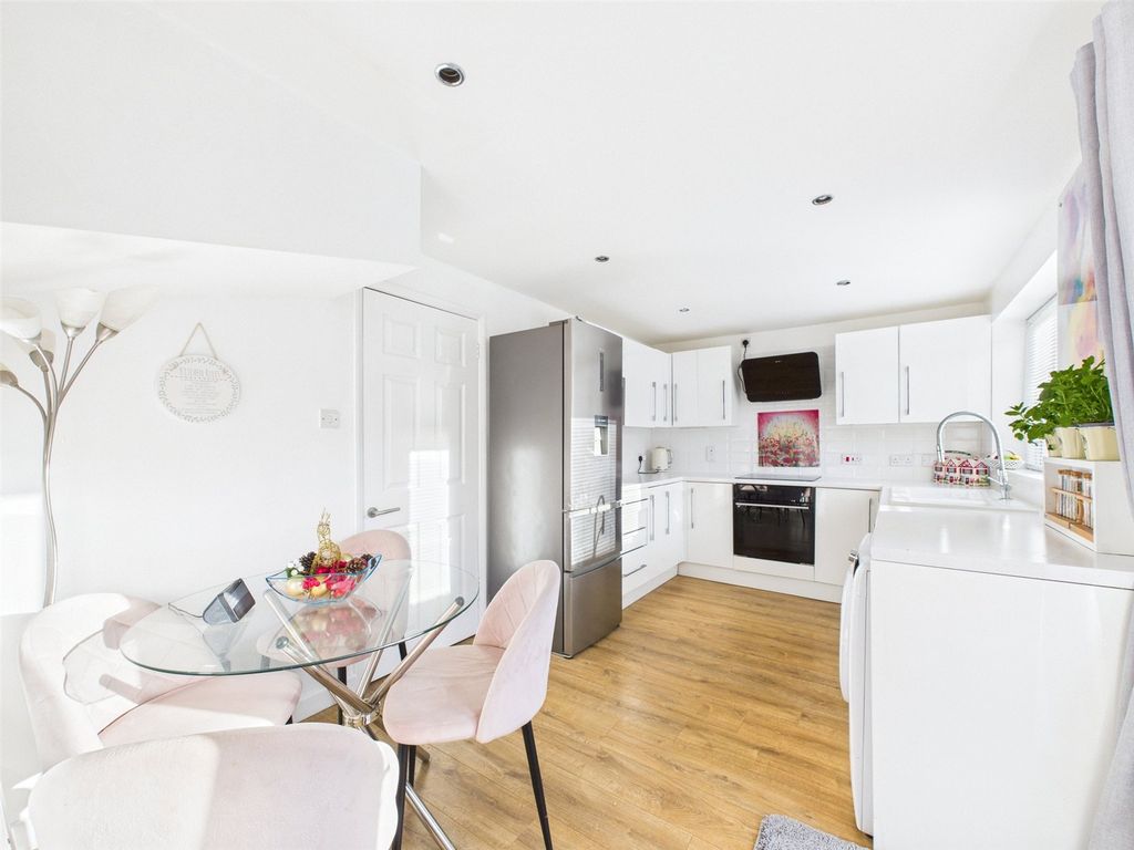 Property photo 3 of 16 Picture No. 15