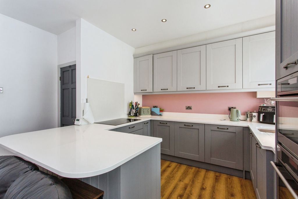 Property photo 2 of 14 Pbox-Img.Jpg