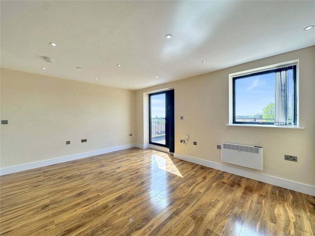 Property photo 3 of 7 Picture No. 01