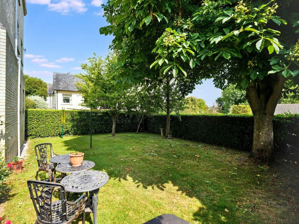 Property photo 2 of 14 Communual Garden