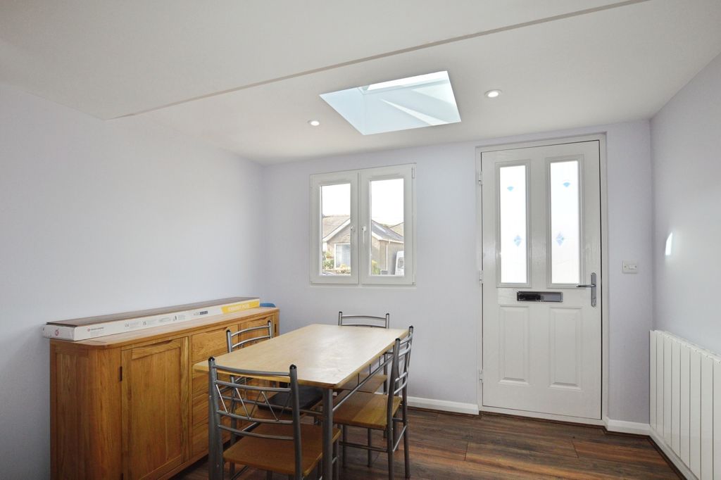 Property photo 2 of 12 Dinning