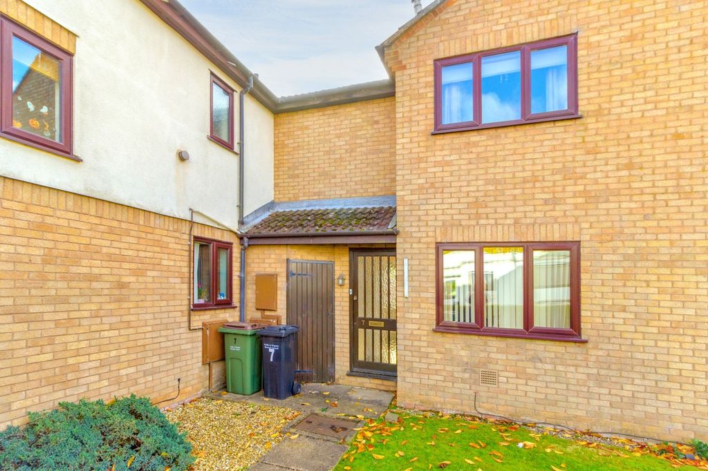 Property photo 1 of 18 7 Foston Gate, Wigston Harcourt, Leicester, Le18 3Ss