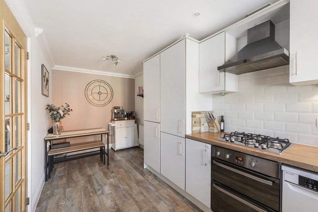 Property photo 3 of 15 6Sandow03.Jpg