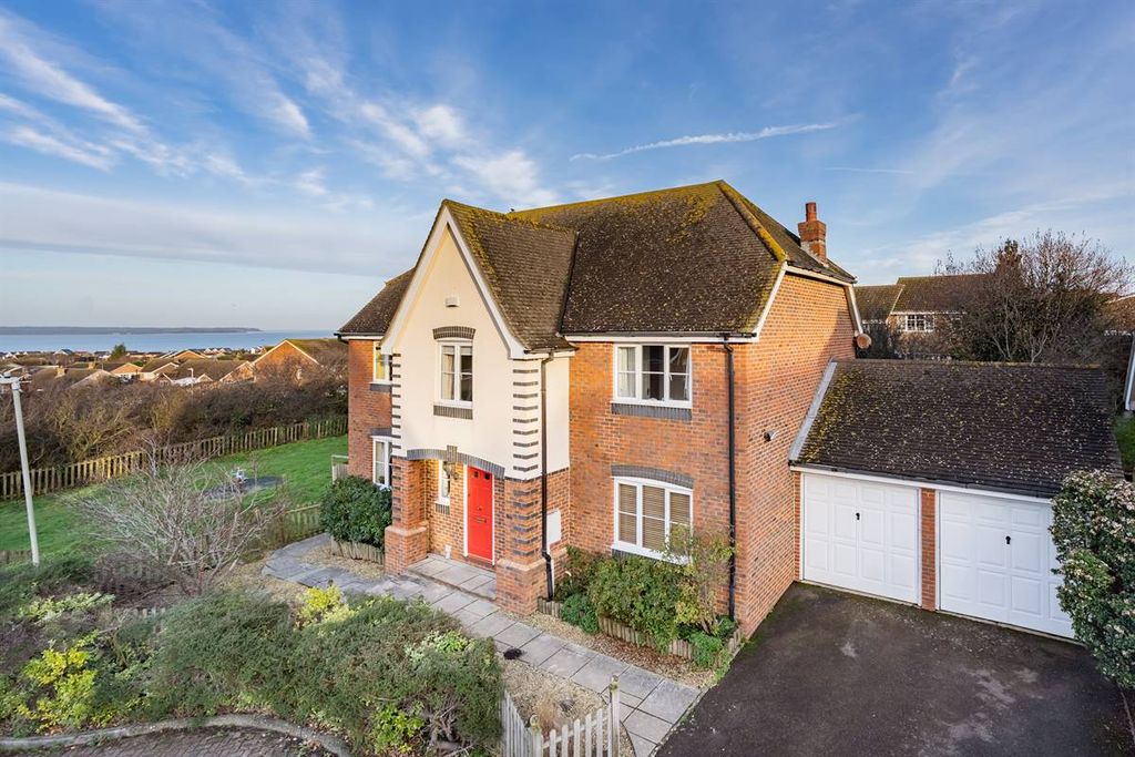 Property photo 1 of 32