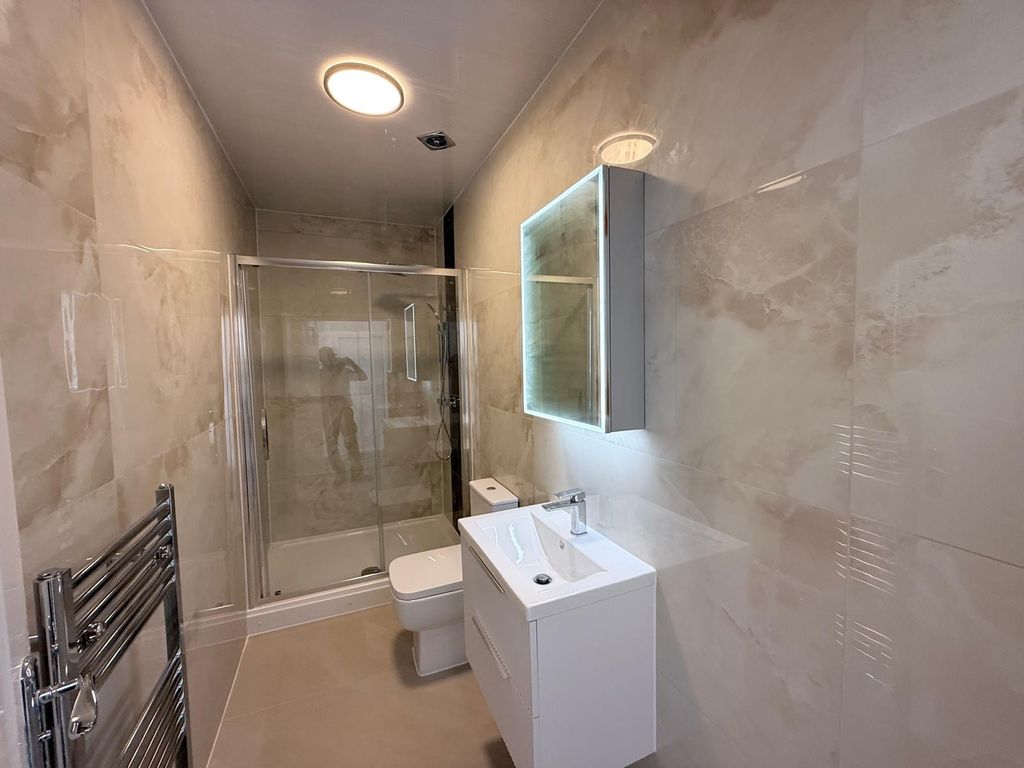 Property photo 3 of 36