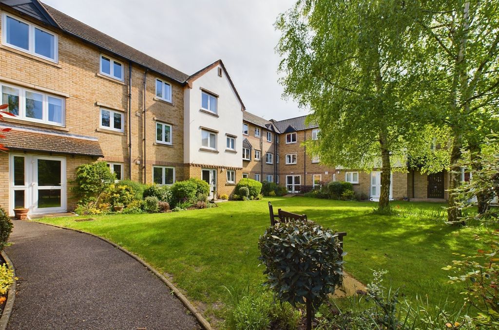 Property photo 1 of 10 Cam02545G0-Pr0139-Still010
