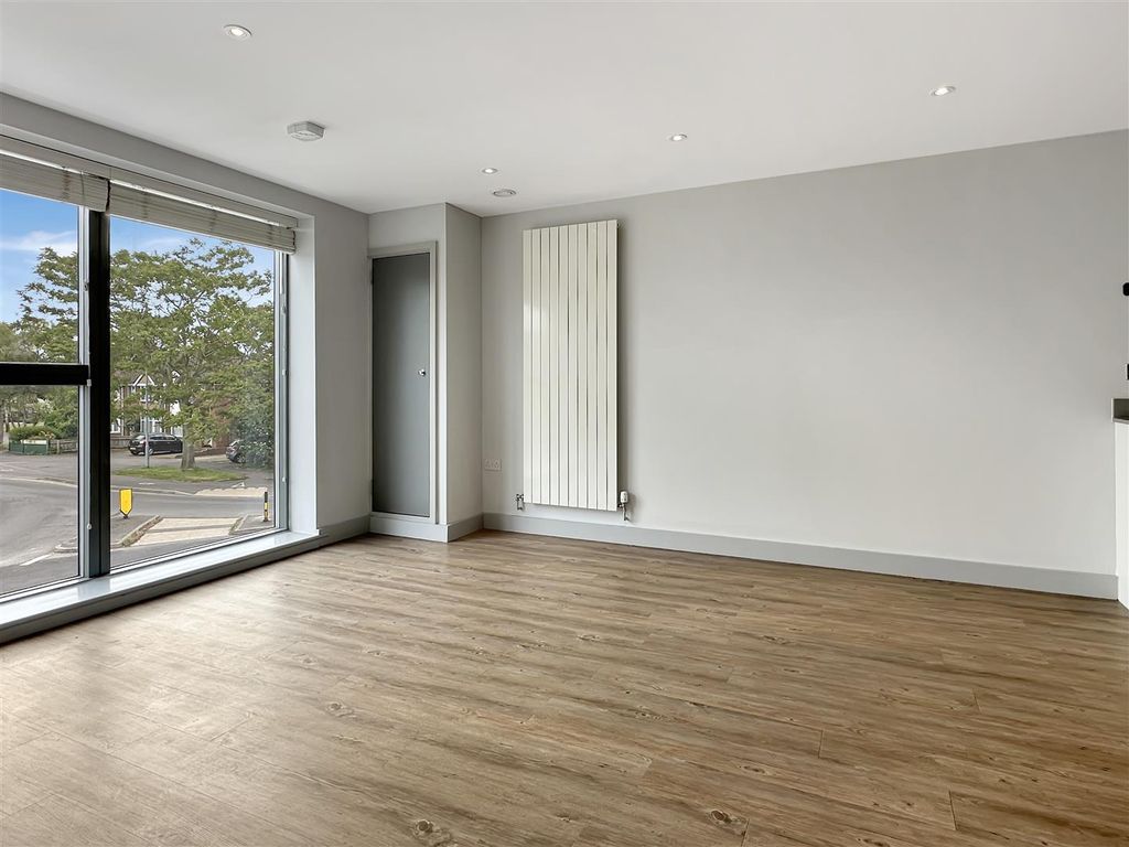 Property photo 2 of 10 Img (7).Jpg