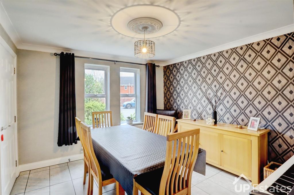 Additional image 4 of 7 bed detached house for saleSnowdrop Close, Bedworth CV12