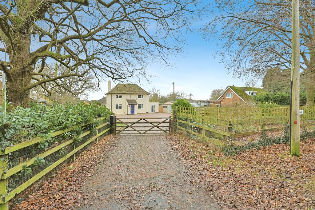 Property photo 1 of 33