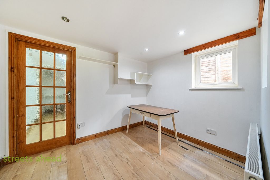 Property photo 3 of 15 Fa412322-6Ddc-4F5...