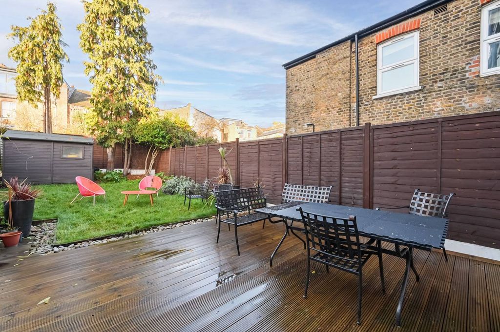 Property photo 3 of 23