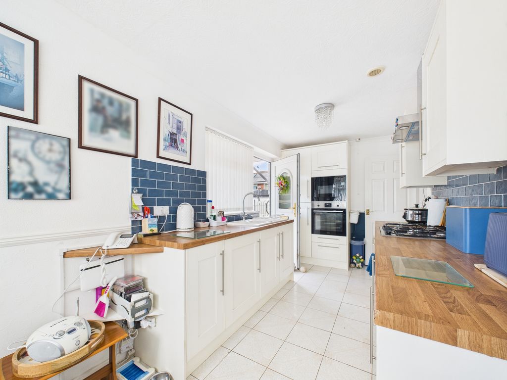 Property photo 2 of 11