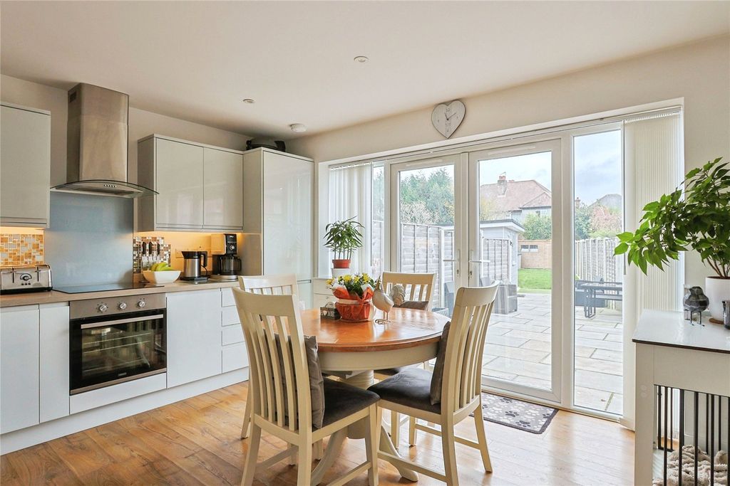 Property photo 3 of 18 Picture No. 02