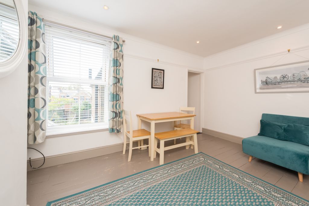 Property photo 3 of 11 Dining Room