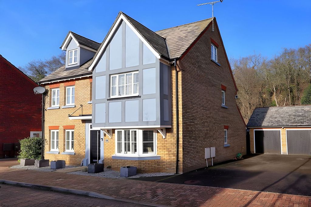 Property photo 1 of 52