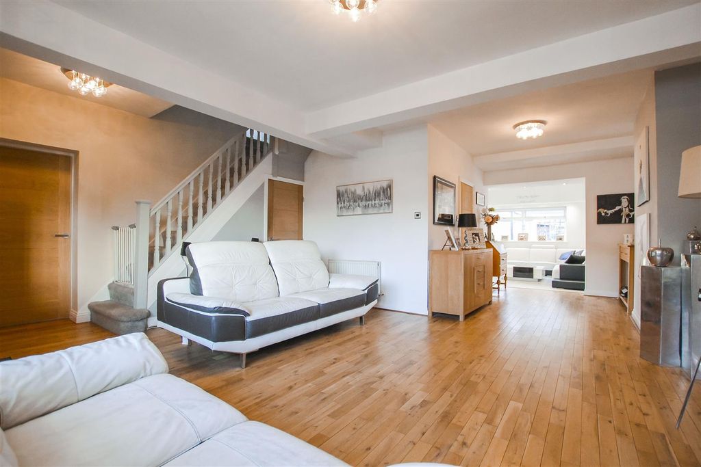 Property photo 3 of 22 Living Room