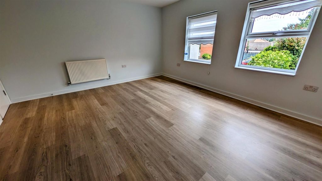 Property photo 3 of 10 Living Room