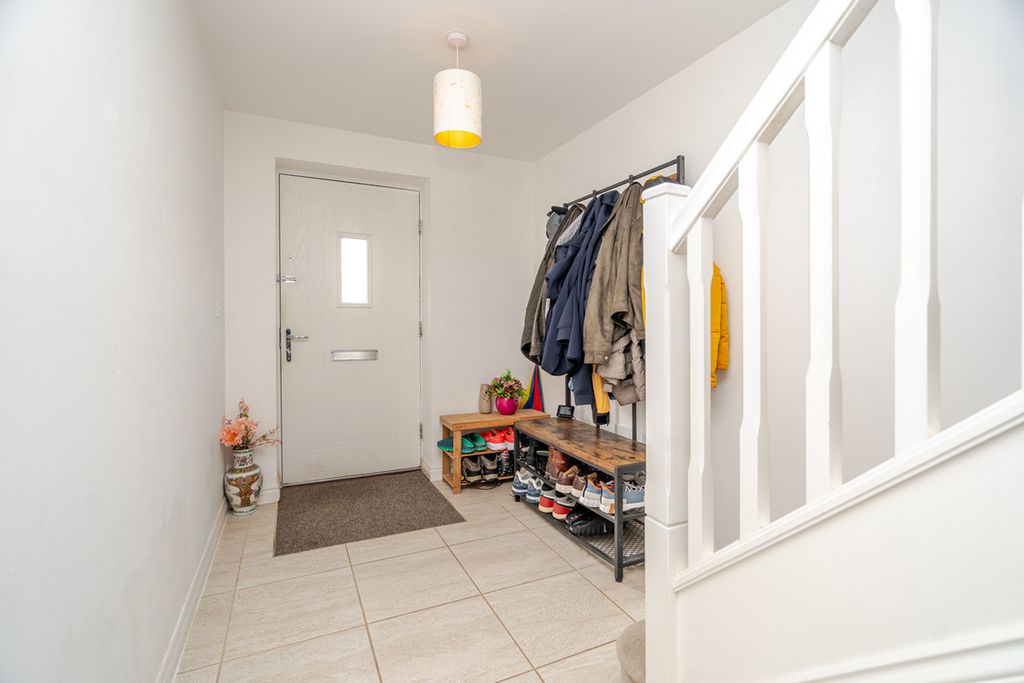 Property photo 3 of 24