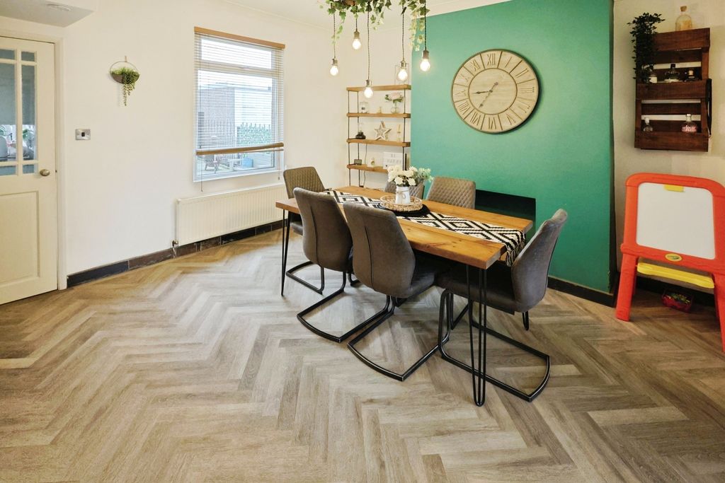 Property photo 3 of 14 Pbox-Img.Jpg