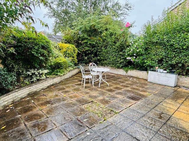 Property photo 1 of 7 Garden