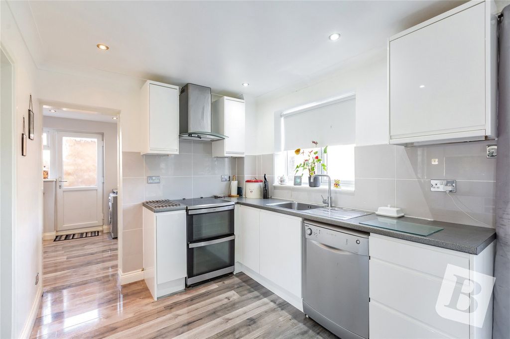 Property photo 3 of 20 Kitchen/Diner