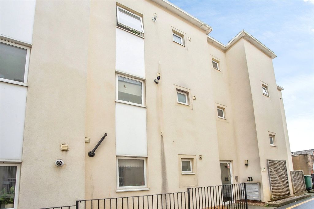 Property photo 2 of 10 Picture No. 23