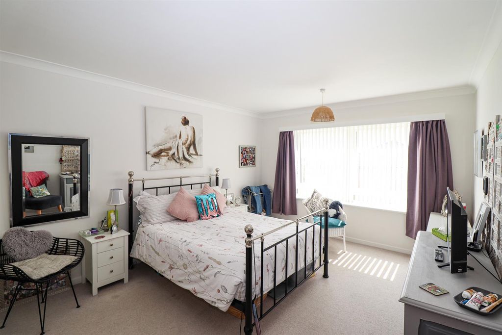 Additional image 9 of 2 bed flat for saleNormandale, Bexhill-On-Sea TN39