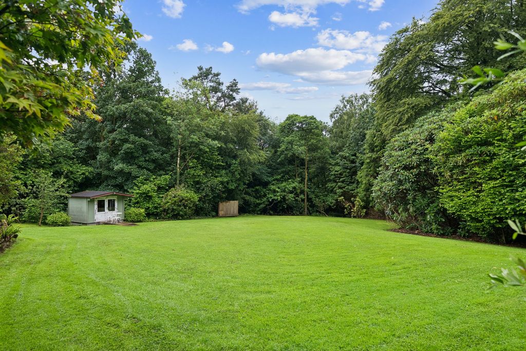 Property photo 3 of 42