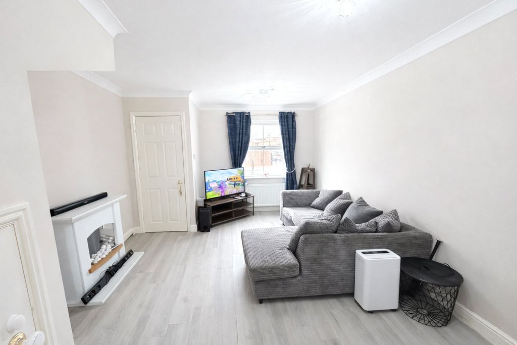 Property photo 2 of 12 Picture No. 01