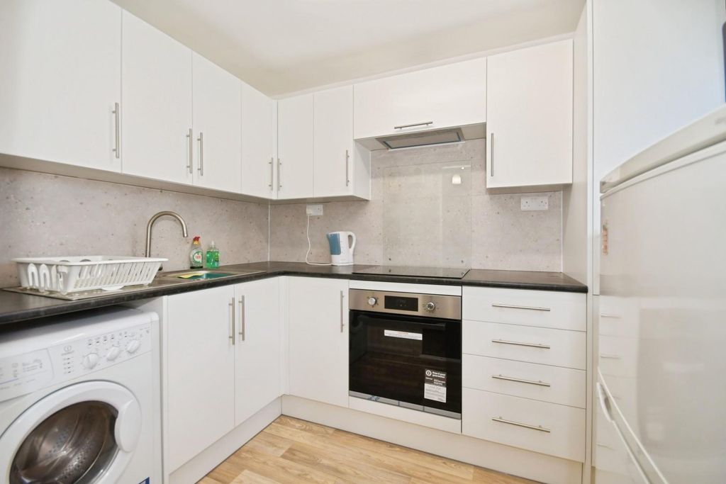 Property photo 3 of 16 Kitchen