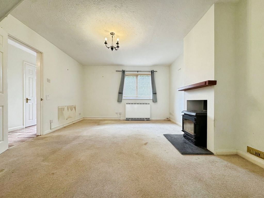 Property photo 2 of 27