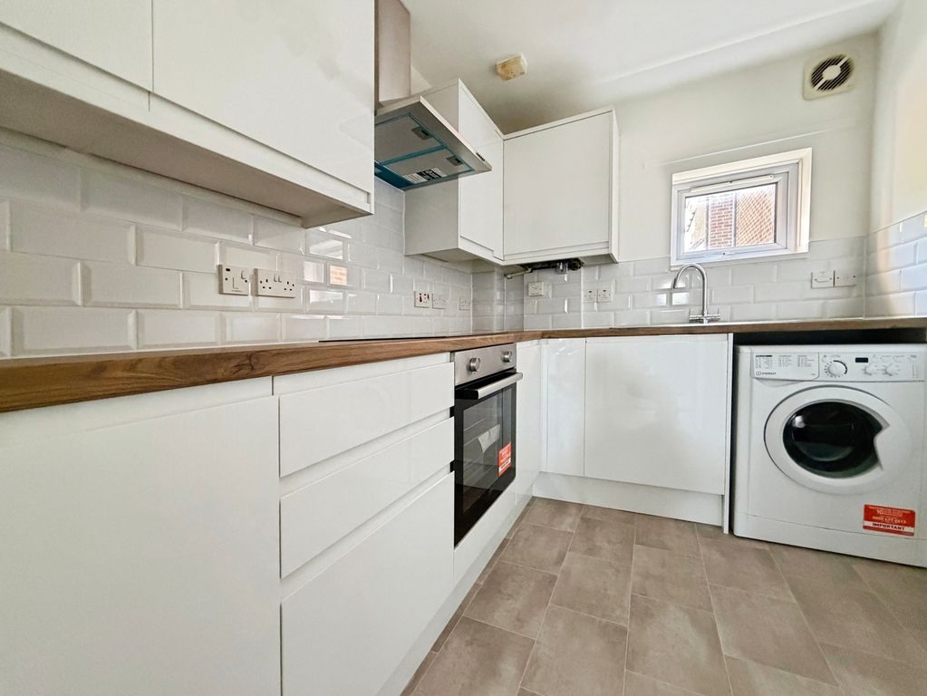 Property photo 2 of 6 Pbox-Img.Jpg