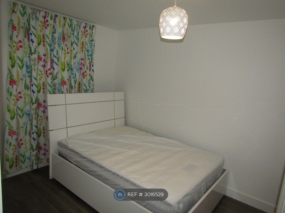 Property photo 3 of 35
