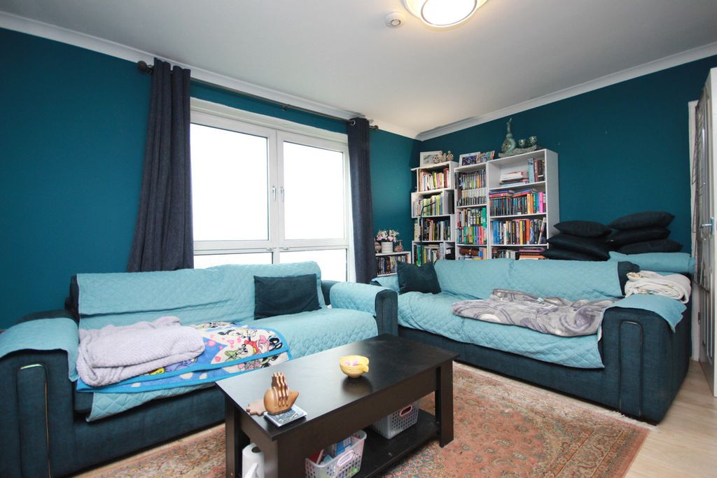 Property photo 3 of 11