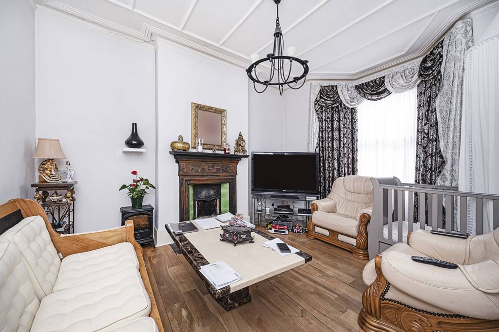 Property photo 3 of 13