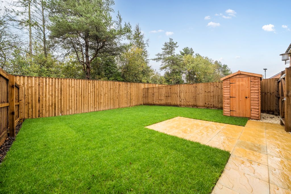 Property photo 2 of 11 Garden