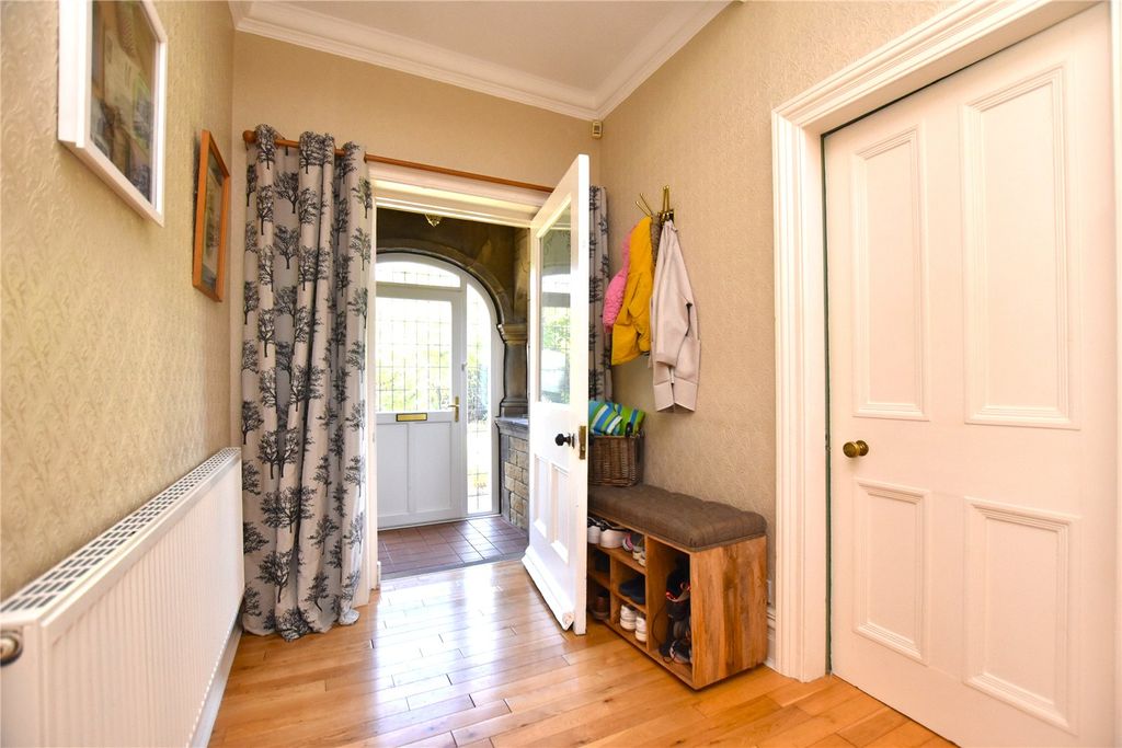 Property photo 3 of 46 Picture No. 44