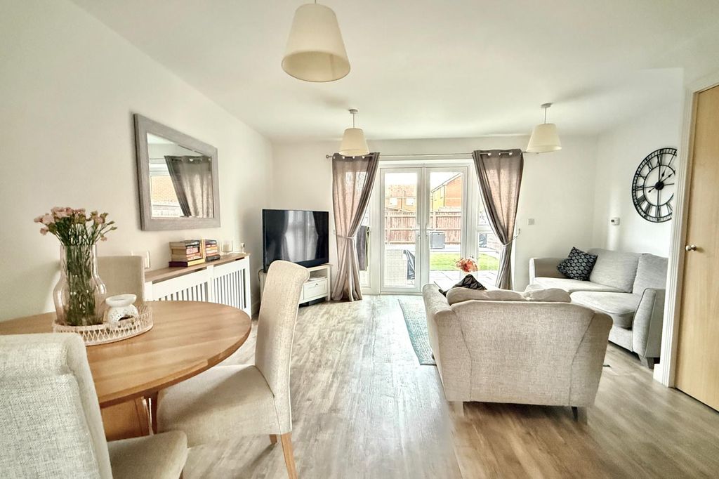 Property photo 3 of 19 Gallery