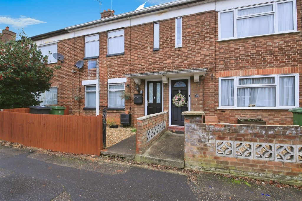 Property photo 1 of 17