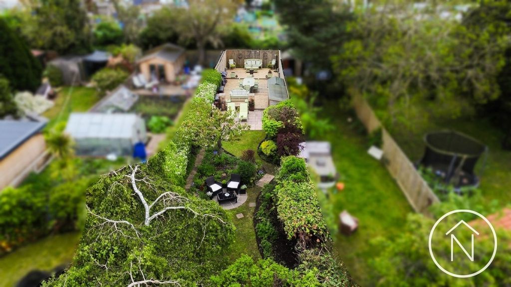 Property photo 1 of 36