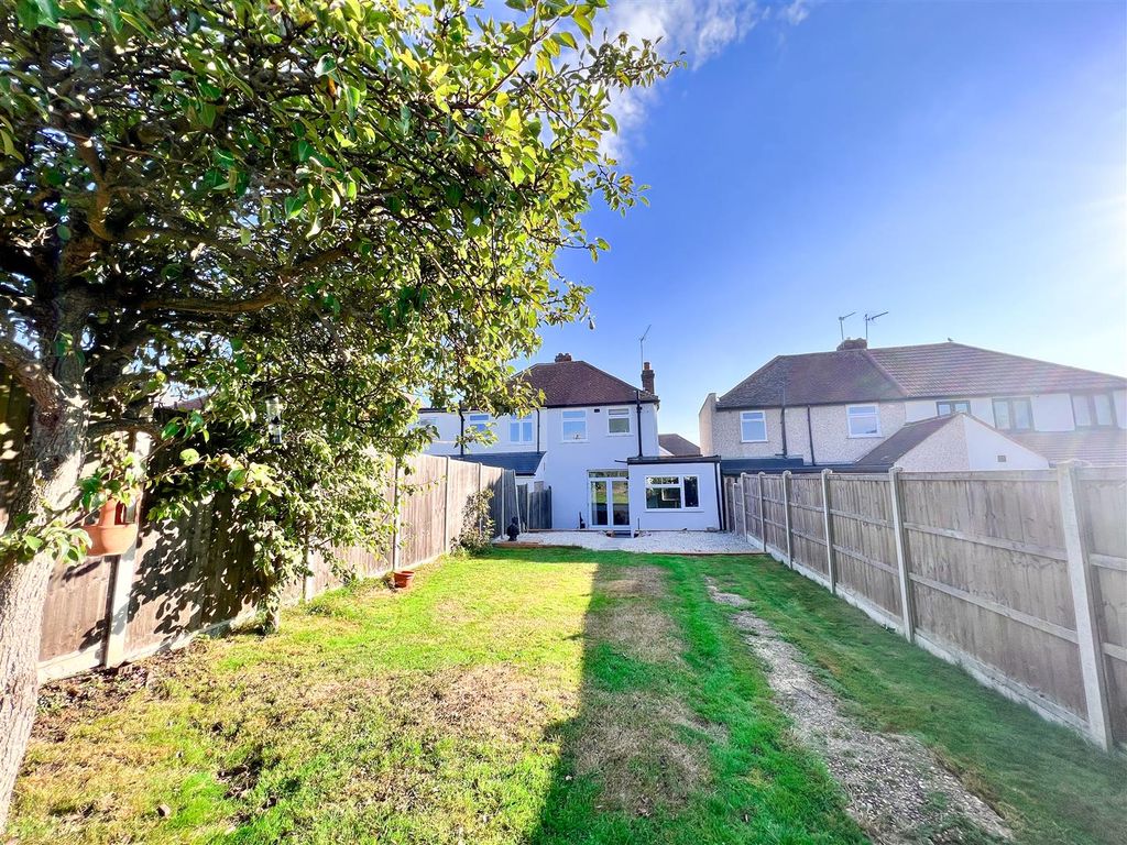 Property photo 3 of 18 Garden