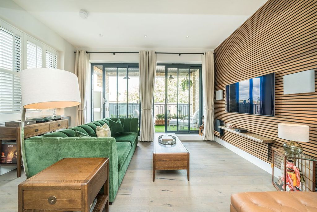 Property photo 2 of 7